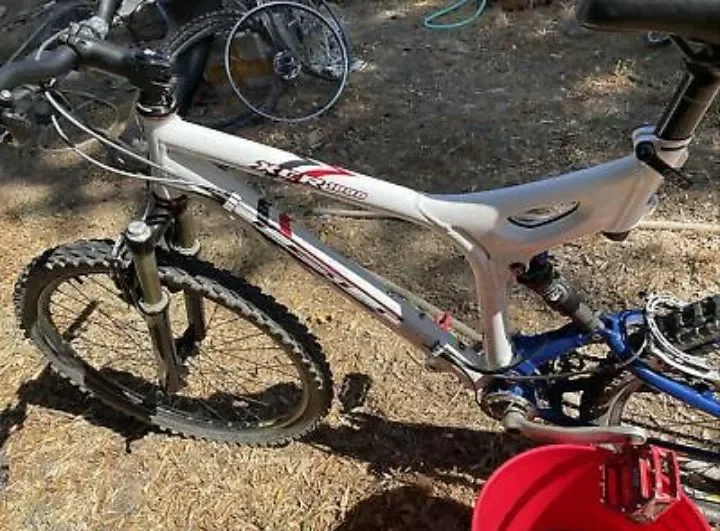 Gt Xcr 1000 Mountain Bike Size Large Rockshox Psylo Shimano Xt Lazada Ph